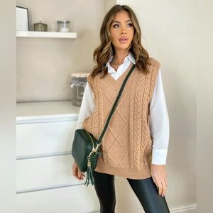 NWT Elie Beaumont Leather Made In Italy Crossbody Tassel Bag in Bottle Green